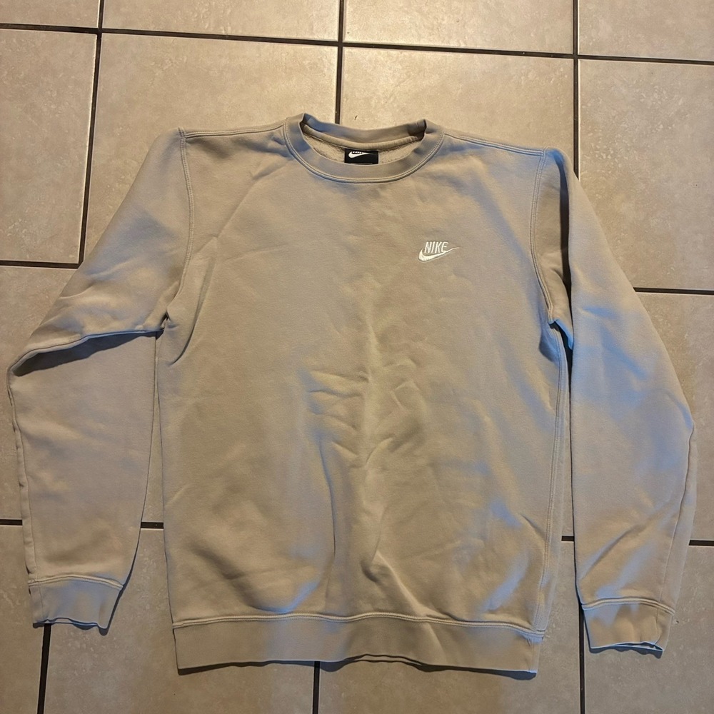 Nike Men's Small Beige Long Sleeve Crewneck Sweatshirt